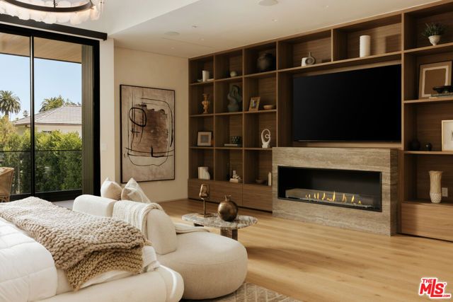 528 Marguerita Avenue, Santa Monica, CA 90402