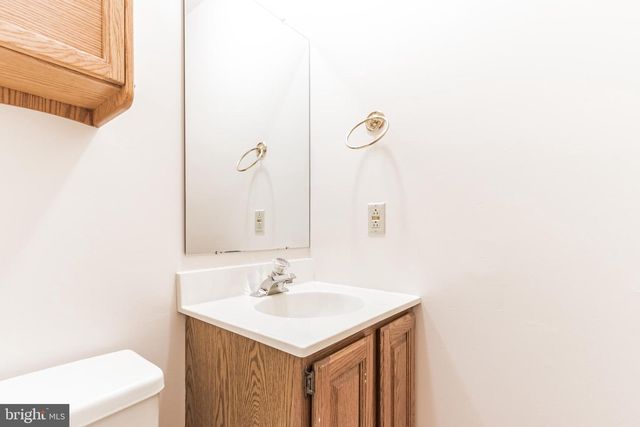 48 STONEHURST CT, Chesterbrook, PA 19087