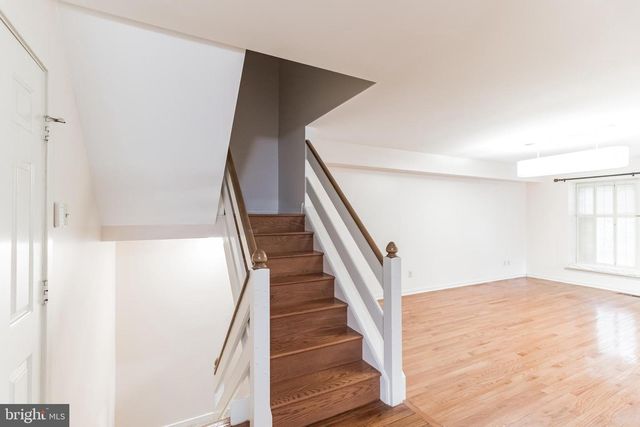 48 STONEHURST CT, Chesterbrook, PA 19087