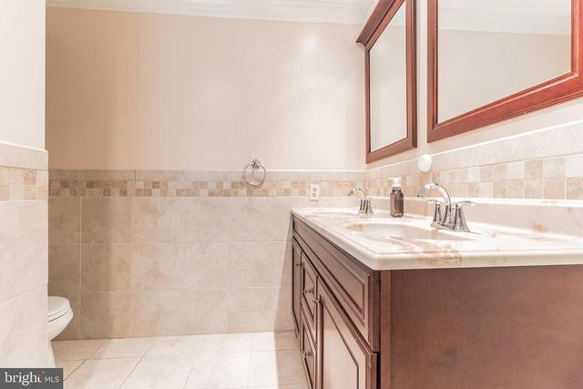 48 STONEHURST CT, Chesterbrook, PA 19087