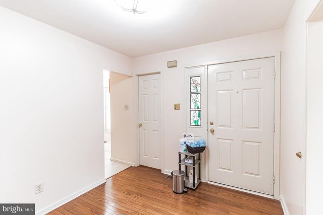 48 STONEHURST CT, Chesterbrook, PA 19087