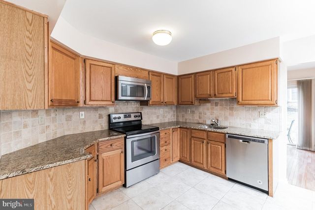 48 STONEHURST CT, Chesterbrook, PA 19087