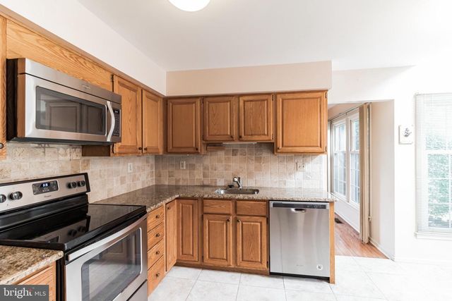 48 STONEHURST CT, Chesterbrook, PA 19087