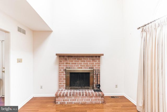 48 STONEHURST CT, Chesterbrook, PA 19087