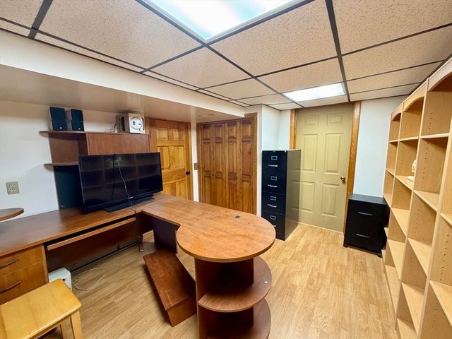 142 Yarmouth St, Longmeadow, MA 01106