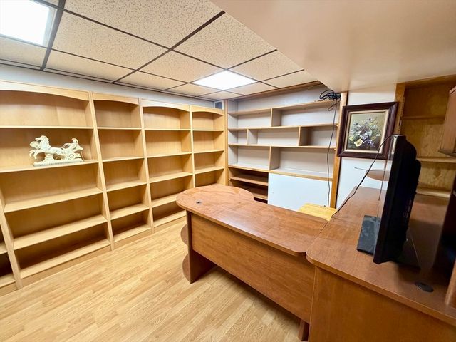 142 Yarmouth St, Longmeadow, MA 01106