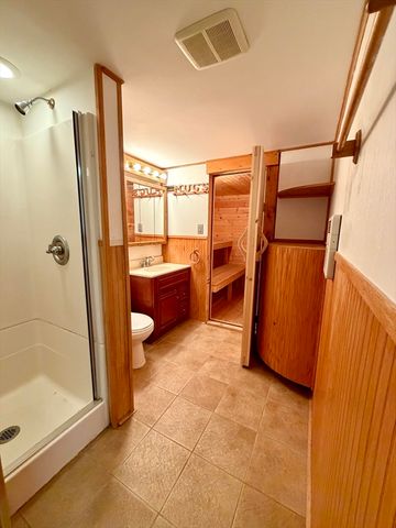142 Yarmouth St, Longmeadow, MA 01106
