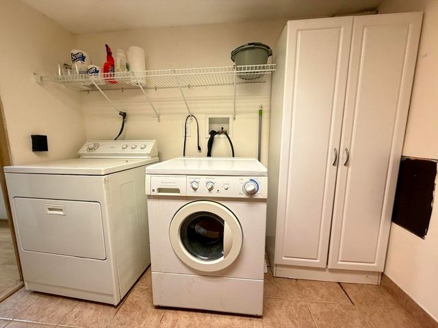 142 Yarmouth St, Longmeadow, MA 01106