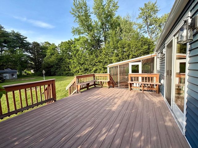 142 Yarmouth St, Longmeadow, MA 01106