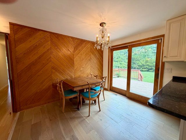 142 Yarmouth St, Longmeadow, MA 01106