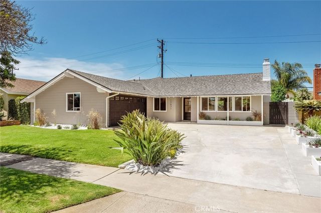 17571 Wrightwood, Huntington Beach, CA 92649