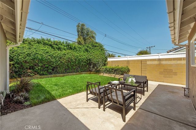 17571 Wrightwood, Huntington Beach, CA 92649