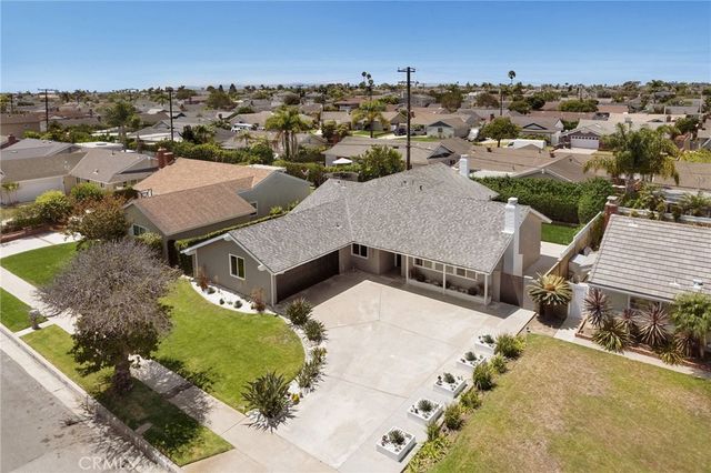17571 Wrightwood, Huntington Beach, CA 92649