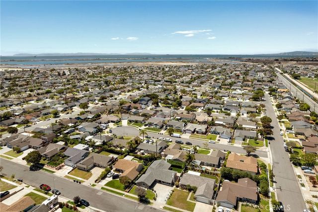 17571 Wrightwood, Huntington Beach, CA 92649