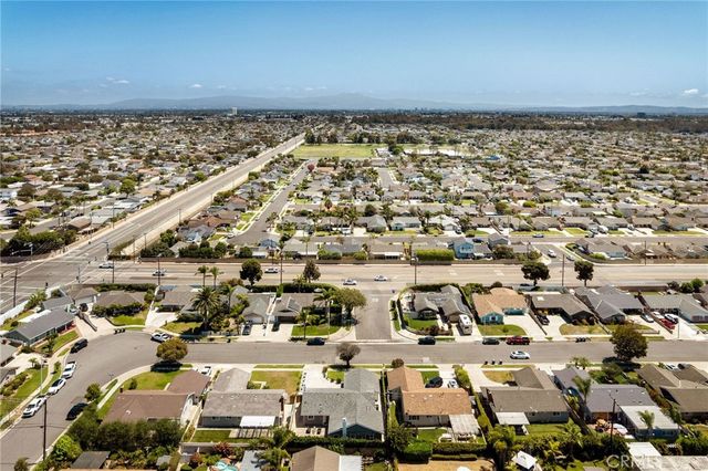 17571 Wrightwood, Huntington Beach, CA 92649