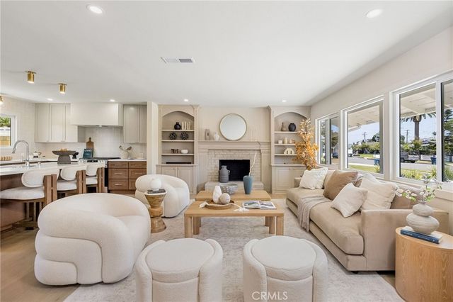 17571 Wrightwood, Huntington Beach, CA 92649