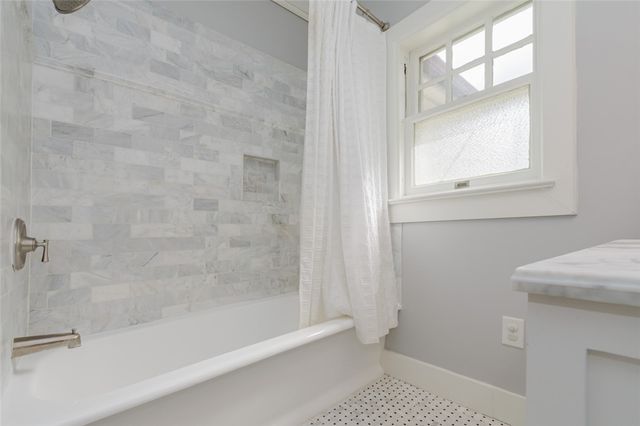 230 Rubicon Road, Oakwood, OH 45409