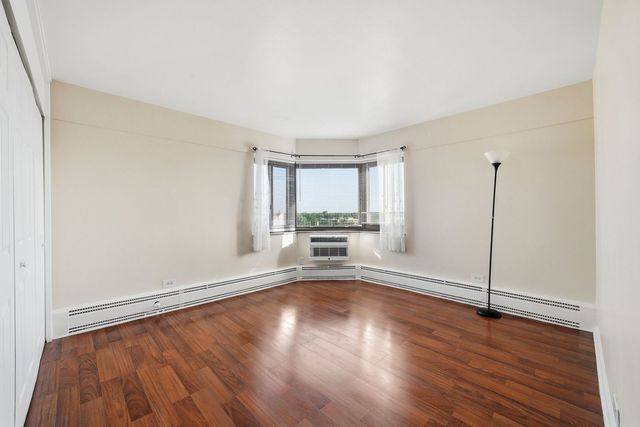 7337 S South Shore Drive 1030, Chicago, IL 60649