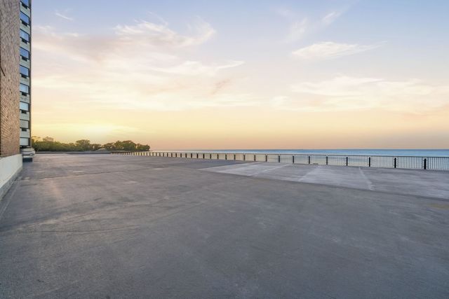 7337 S South Shore Drive 1030, Chicago, IL 60649