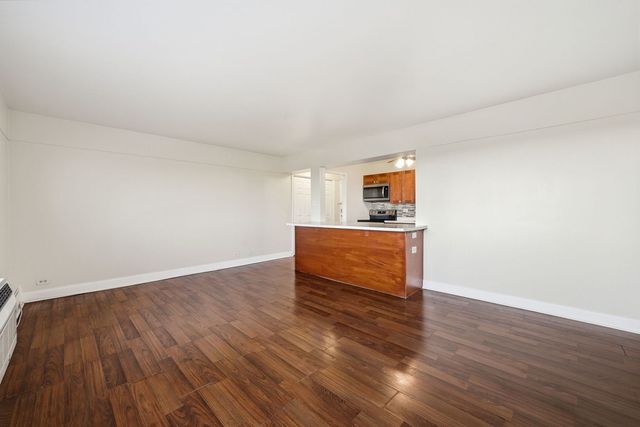 7337 S South Shore Drive 1030, Chicago, IL 60649