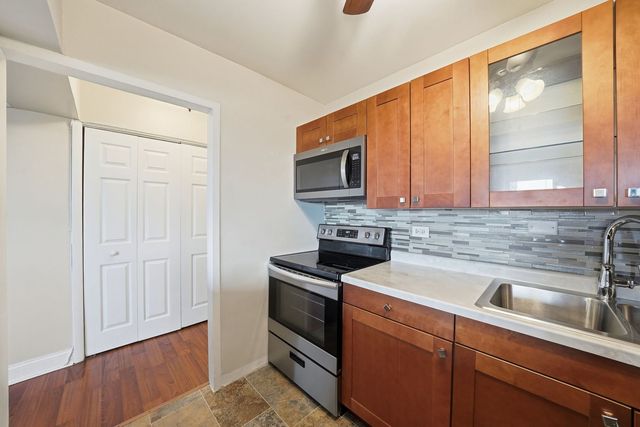 7337 S South Shore Drive 1030, Chicago, IL 60649