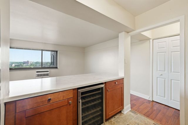 7337 S South Shore Drive 1030, Chicago, IL 60649