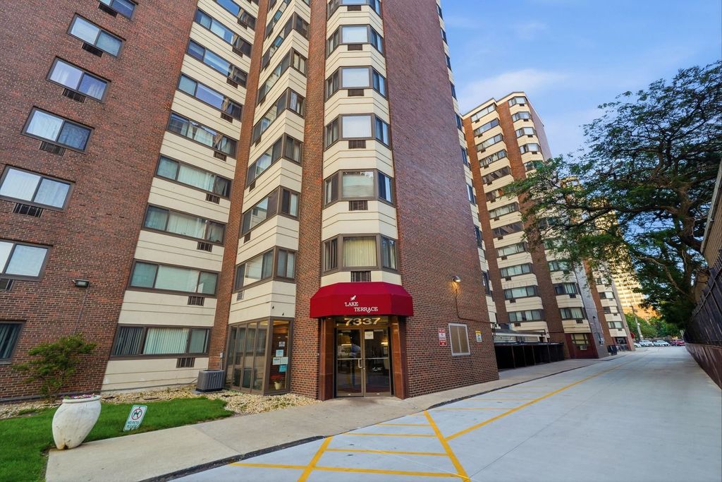 7337 S South Shore Drive 1030, Chicago, IL 60649