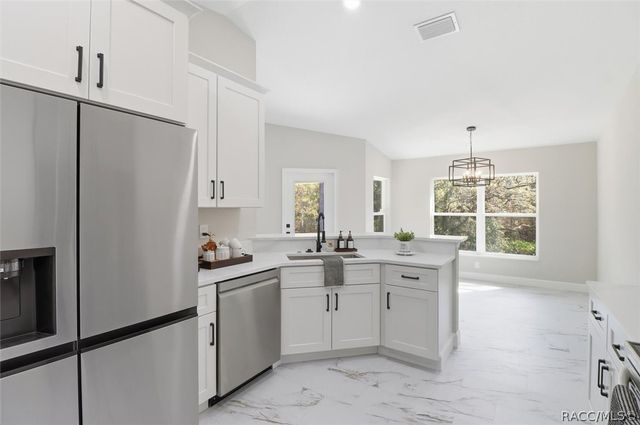 7821 N Sarazen Drive, Citrus Springs, FL 34434