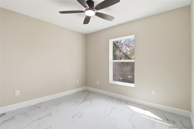 7821 N Sarazen Drive, Citrus Springs, FL 34434