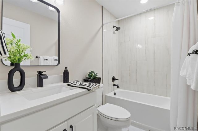 7821 N Sarazen Drive, Citrus Springs, FL 34434