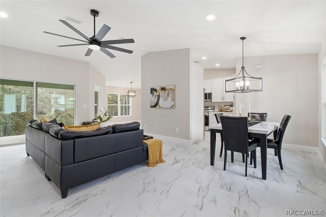 7821 N Sarazen Drive, Citrus Springs, FL 34434