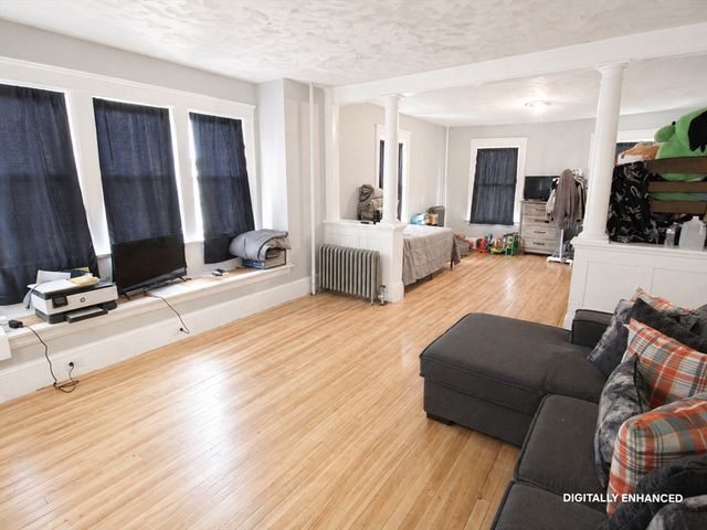 10 Hillside Street, Worcester, MA 01610