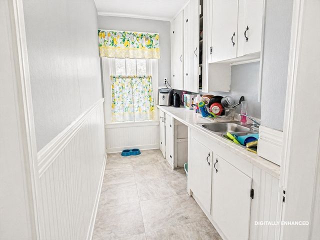 10 Hillside Street, Worcester, MA 01610