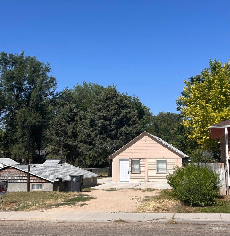 93 N Canyon, Nampa, ID 83651