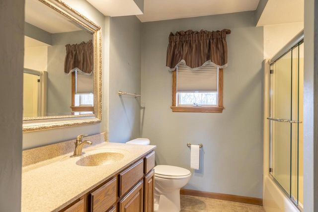 1819 W Aberdeen Drive, Janesville, WI 53545