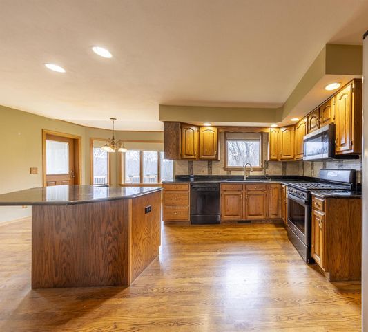 1819 W Aberdeen Drive, Janesville, WI 53545