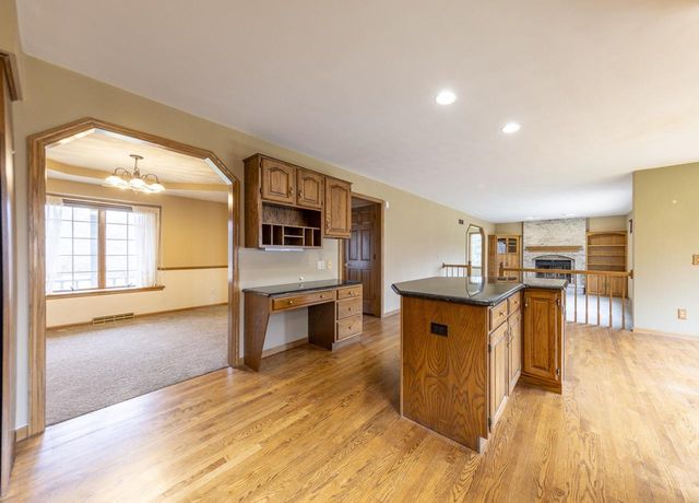 1819 W Aberdeen Drive, Janesville, WI 53545