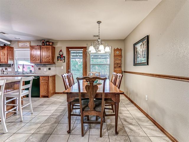 2002 N Draper Avenue, Choctaw, OK 73020