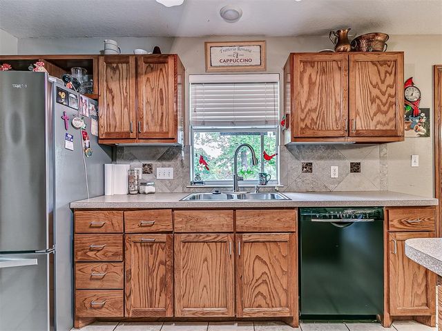 2002 N Draper Avenue, Choctaw, OK 73020