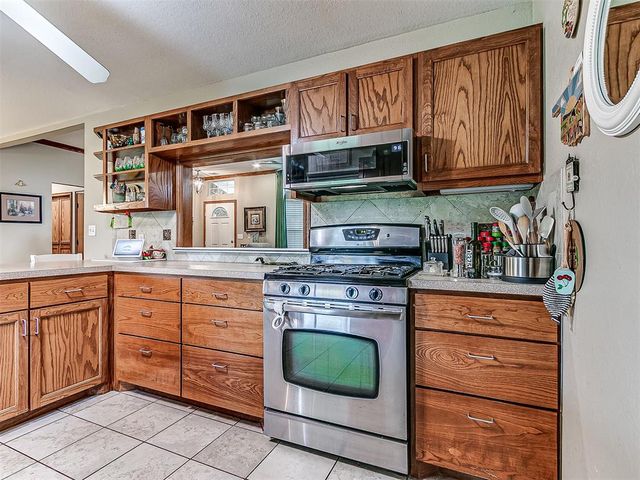 2002 N Draper Avenue, Choctaw, OK 73020