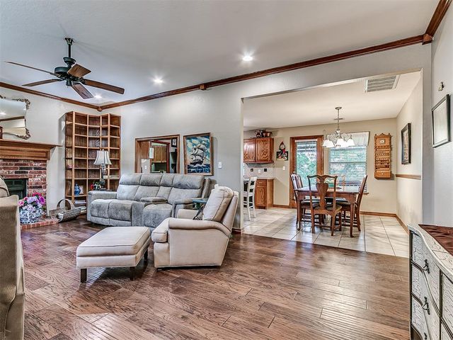 2002 N Draper Avenue, Choctaw, OK 73020