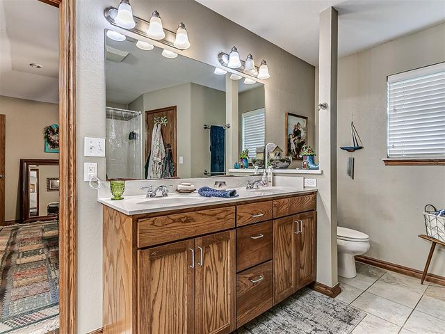 2002 N Draper Avenue, Choctaw, OK 73020