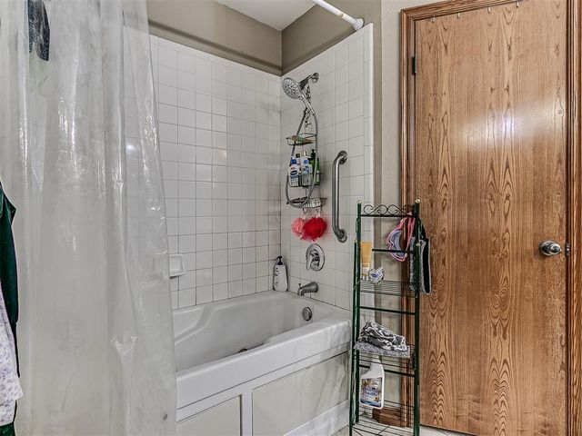 2002 N Draper Avenue, Choctaw, OK 73020