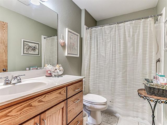 2002 N Draper Avenue, Choctaw, OK 73020