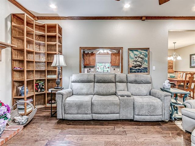 2002 N Draper Avenue, Choctaw, OK 73020