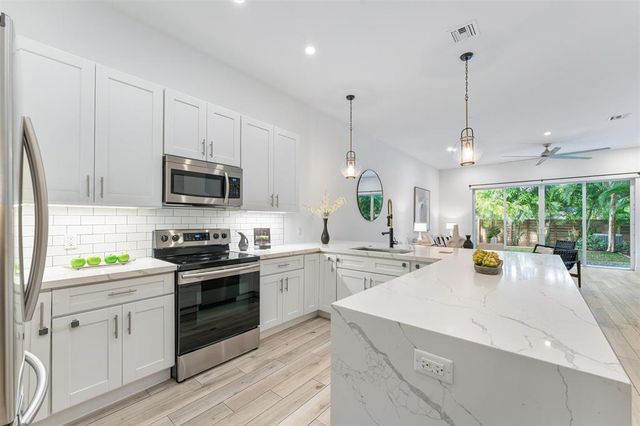 1121 SW 2nd Court, Fort Lauderdale, FL 33312