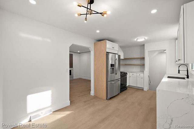 23230 Sherman Street, Oak Park, MI 48237