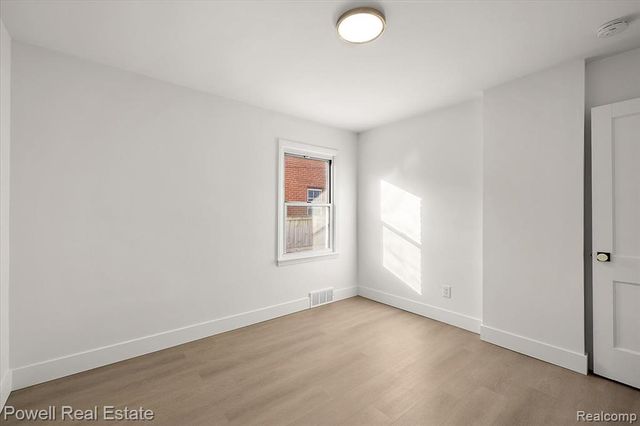 23230 Sherman Street, Oak Park, MI 48237