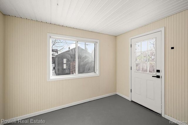 23230 Sherman Street, Oak Park, MI 48237