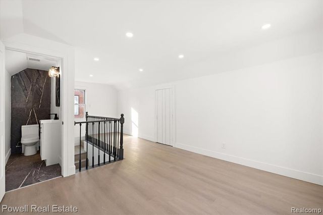 23230 Sherman Street, Oak Park, MI 48237